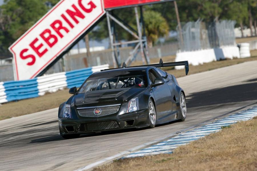  Cadillac CTS-V Coupe SCCA Race Car 2011 года  (фото 4 из 26)